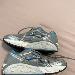Brooks Addiction Running Shoes